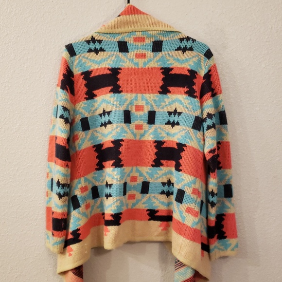 BEAUTIFUL AZTEC PRINT DRAPE FRONT CARDIGAN - Picture 5 of 5